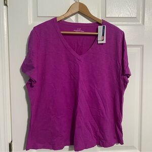 Womans Vineyard Vines Magenta V-Neck Tee NWT